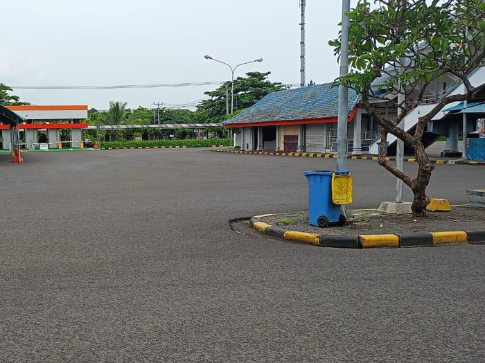 Area Pelabuhan Gilimanuk yang tampak lengang, meski tidak terlihat pecalang berjaga-jaga, Senin (11/3/2024).