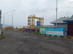 Dermaga Pelabuhan Gilimanuk, Jembrana, yang biasanya ramai oleh kendaraan yang masuk dan keluar kapal tampak sepi saat Nyepi.