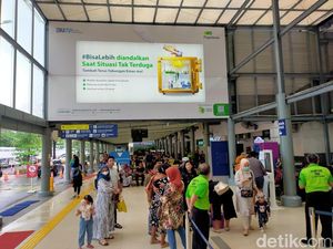 Sejumlah Pemudik Curi Start Pulang Kampung, Stasiun Pasar Senen Mulai Padat