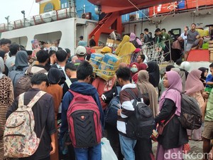 Penumpang Kalianget Sumenep Diserbu Pemudik Tujuan Kangean dan Sapeken