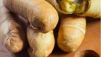 Pisang Goreng Tanduk Sukun Arty yang berlokasi di Petukangan Selatan juga menyediakan menu pisang molen. Kamu bisa memesannya melalui aplikasi ojek online, harganya Rp 6.000-an per buahnya. Foto: Google Review