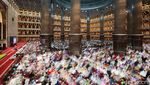 Potret Khusyuknya Salat Tarawih Perdana di Masjid Istiqlal