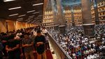 Potret Khusyuknya Salat Tarawih Perdana di Masjid Istiqlal