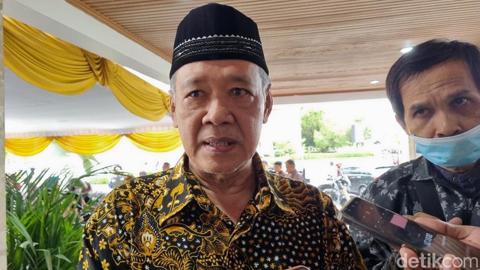 Ketua Majelis Tarjih dan Tajdid PP Muhammadiyah, Prof. Syamsul Anwar saat memberikan keterangan di Kampus UMY, Kasihan, Bantul, Senin (11/3/2024).