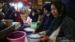 Ramainya Pasar Koja Baru Sehari Jelang Ramadan