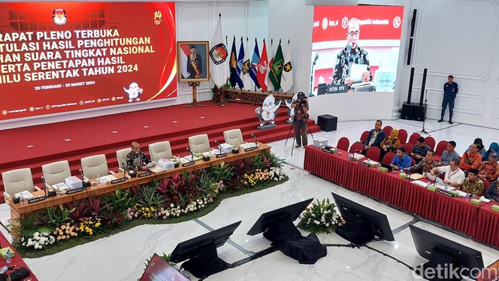 Rapat rekapitulasi nasional di KPU RI, Menteng, Jakarta Pusat, Senin (11/3/2024). Rapat rekapitulasi nasional di KPU RI, Menteng, Jakarta Pusat, Senin (11/3/2024).