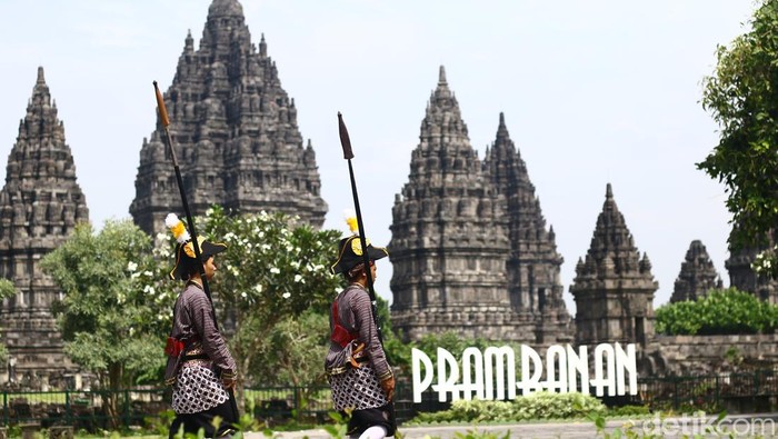 Suasana Candi Prambanan sunyi di saat perayaan Hari Raya Nyepi, Senin (11/3/2024).