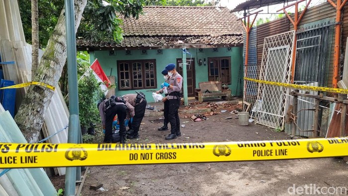 Suasana di lokasi ledakan mercon, Pandak, Bantul.