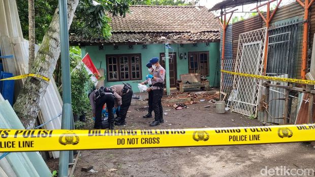 Suasana di lokasi ledakan mercon, Pandak, Bantul.
