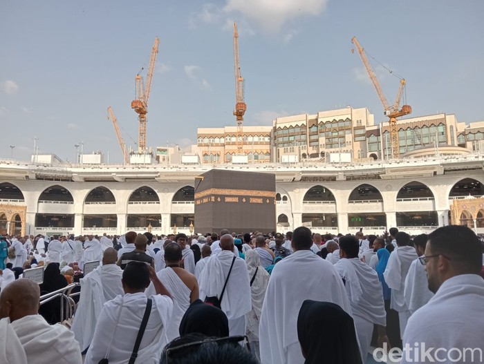 Hari Pertama Puasa Jutaan Jemaah Ngabuburit Di Masjidil Haram