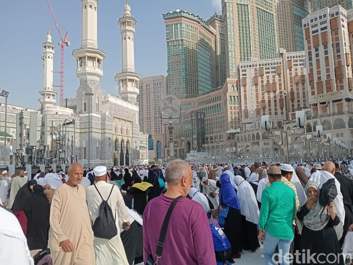 Suasana Ngabuburit Puasa Pertama di Masjidil Haram