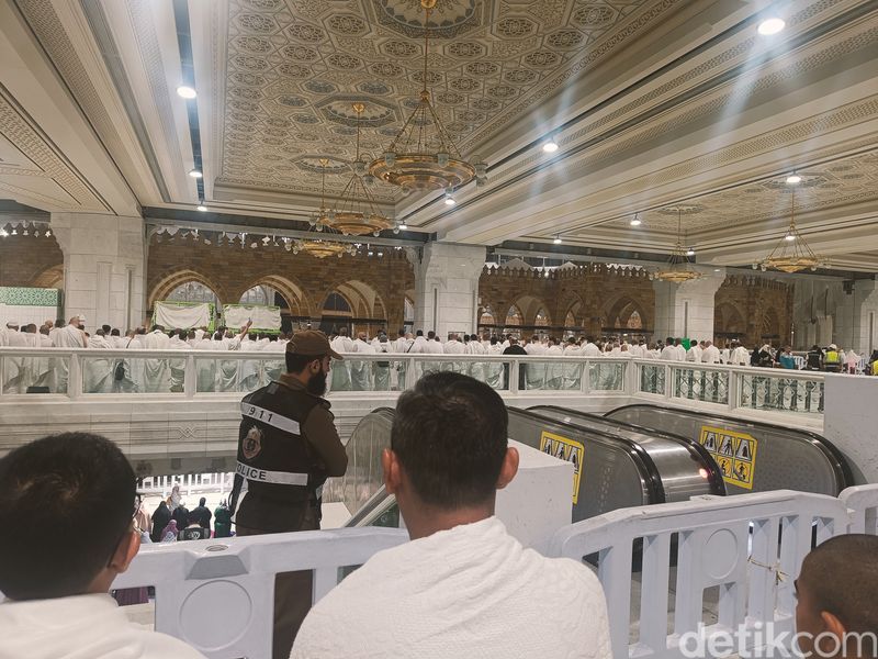 Suasana Tarawih Pertama di Masjidil Haram