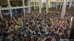 6 Potret Tarawih Pertama di Masjid Al Akbar Surabaya