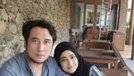 Tengku Firmansyah dan Cindy Fatikasari Kompak Makan Kue hingga Durian