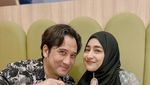 Tengku Firmansyah dan Cindy Fatikasari Kompak Makan Kue hingga Durian