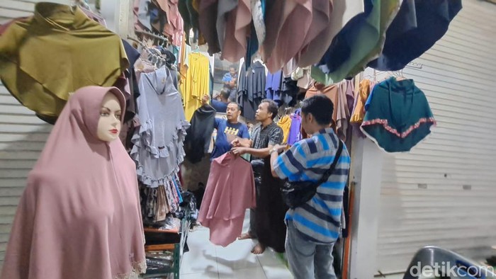 Toko Wahyu Hijab di Pasar Sei Sikambing Medan. (Andika Syahputra/detikcom)