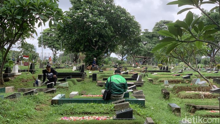 TPU Karet Bivak, Tanah Abang, Jakarta Pusat (Jakpus), hari ini ramai dipadati warga menjelang Ramadan 1444 H (Taufiq S/detikcom)