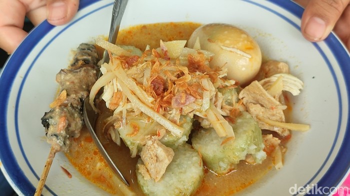Sate keong khas kuliner Megengan di Demak, Senin (11/3/2024).