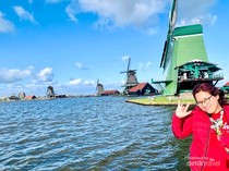 Merasakan Tiupan Angin yang Benar-benar Kuat di Rumah Kincir Angin