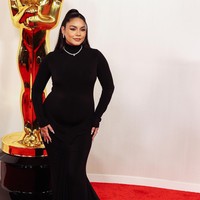 Vanessa Hudgens secara resmi mengumumkan bahwa dia akan menjadi ibu untuk pertama kalinya ketika berjalan di karpet merah Oscar dengan perut buncit yang sangat terlihat. Foto: Getty Images