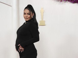 Surprise! Vanessa Hudgens Pamer Kehamilan di Red Carpet Oscars 2024