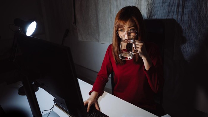 Ragam Aturan Minum 8 Gelas Sehari Saat Puasa, Mau Ikut yang Mana?