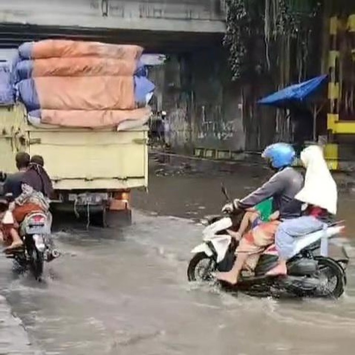 2 kecamatan di lamongan banjir