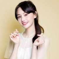 Zheng Shuang telah menjadi langganan artikel sebagai aktris top China yang lahir pada 1991. Ia menjadi terkenal lewat perannta dalam Meteor Shower pada 2009. Profilnya semakin meningkat dengan perannya dalam drama populer seperti Swords of Legend dan Love Through a Millennium. Foto: Dok. Instagram