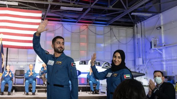 Astronaut UEA Mohammad Al Mulla dan Nora Al Matrooshi.
