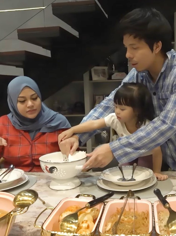 sahur pertama selebritas