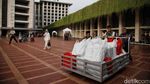 Bagikan Ribuan Takjil Gratis, Begini Suasana Buka Puasa Pertama di Istiqlal
