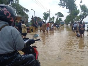 Jalan Nasional Perbatasan Bangkalan-Sampang Terendam Banjir, Lalin Tersedat