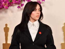 7 Foto Billie Eilish Serba Chanel dan Pakai Pin Dukung Gaza di Oscars 2024