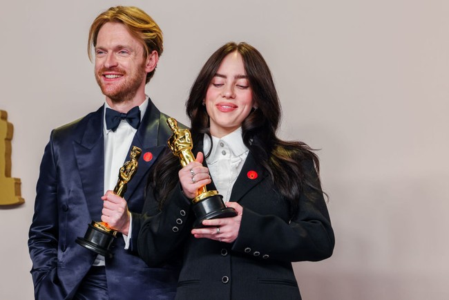 Lagu What Was I Made For yang meraih gelar Best Original Songs di Academy Awards 2024 dibuat Billie bersama kakaknya Finneas Baird OConnell atau lebih dikenal dengan nama FINNEAS. Foto: Dania Maxwell/Los Angeles Times via Getty Images