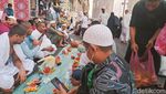 Momen Buka Puasa di Makkah, Siap-siap Dicegat