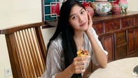 Selain doyan kulineran, Erina Gudono juga pandai memasak. Ia kerap membagikan resep memasaknya lewat situs Cookpad. Foto: Instagram @Erinagudono