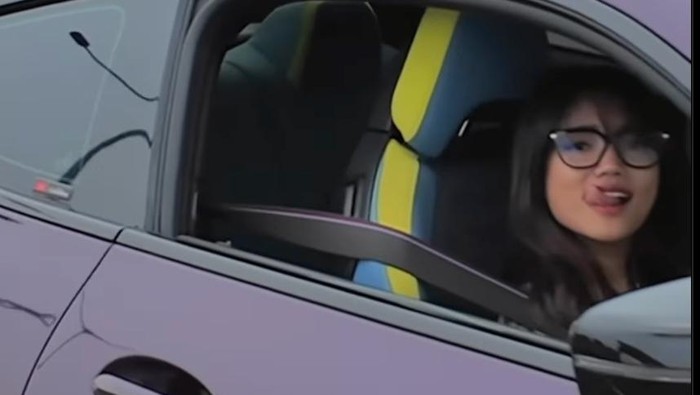 Fuji pamer mobil baru.