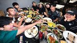 Kehebohan Gen Halilintar Saat Makan Bareng di Warung hingga Restoran