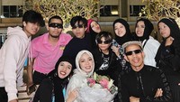 Gen Halilintar juga pernah berbagai kebersamaan hangat ketika merayakan ulang tahun Sohwa Halilintar. Mereka merayakannya dengan kue cokelat yang lezat. Foto: Instagram @genhalilintar
