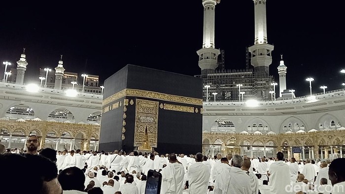 Suasana di Masjidil Haram pada hari kedua puasa Ramadan 2024.