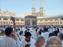 Saudi Imbau Jemaah Umrah Pakai Masker di Masjidil Haram dan Nabawi