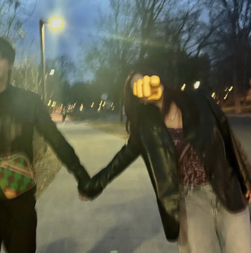 Heboh Foto Anton RIIZE Pegangan Tangan dengan Sahabat yang Diduga Pacar Heboh Foto Anton RIIZE Pegangan Tangan dengan Sahabat yang Diduga Pacar