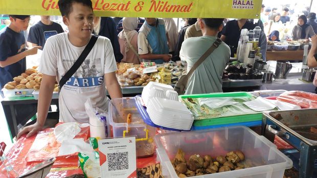 Hidangan yang ludes 2 jam sebelum buka puasa di Pasar Takjil Benhil (Tina/detikcom)