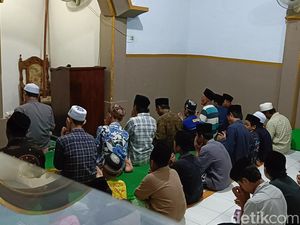 Umat Islam Aboge di Probolinggo Gelar Salat Id Hari Ini