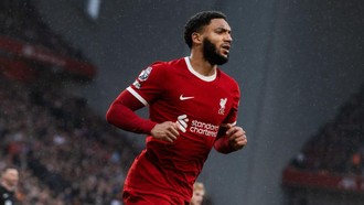 Liverpool Dibenamkan Crystal Palace, Joe Gomez Dirujak Fans