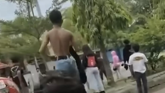 Kawanan diduga geng motor menyerang rumah polisi di Bulukumba. Dokumen Istimewa