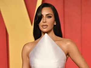 Kim Kardashian Tiba di Mumbai untuk Pernikahan Anak Crazy Rich Asian