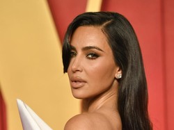 Saat Bianca Censori dan Kim Kardashian Bersatu di Pesta Kanye West