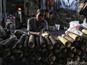 Melihat Pembuatan Lemang yang Jadi Primadona Saat Ramadan