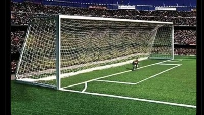 Meme: Cristiano Ronaldo Perlu Gawang Lebih Gede biar Gol?